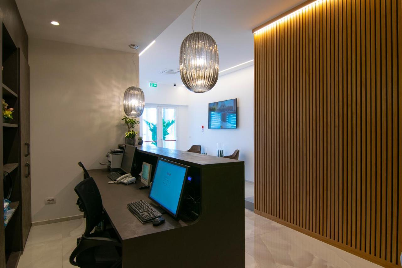 Residence Flow-R Riccione Esterno foto