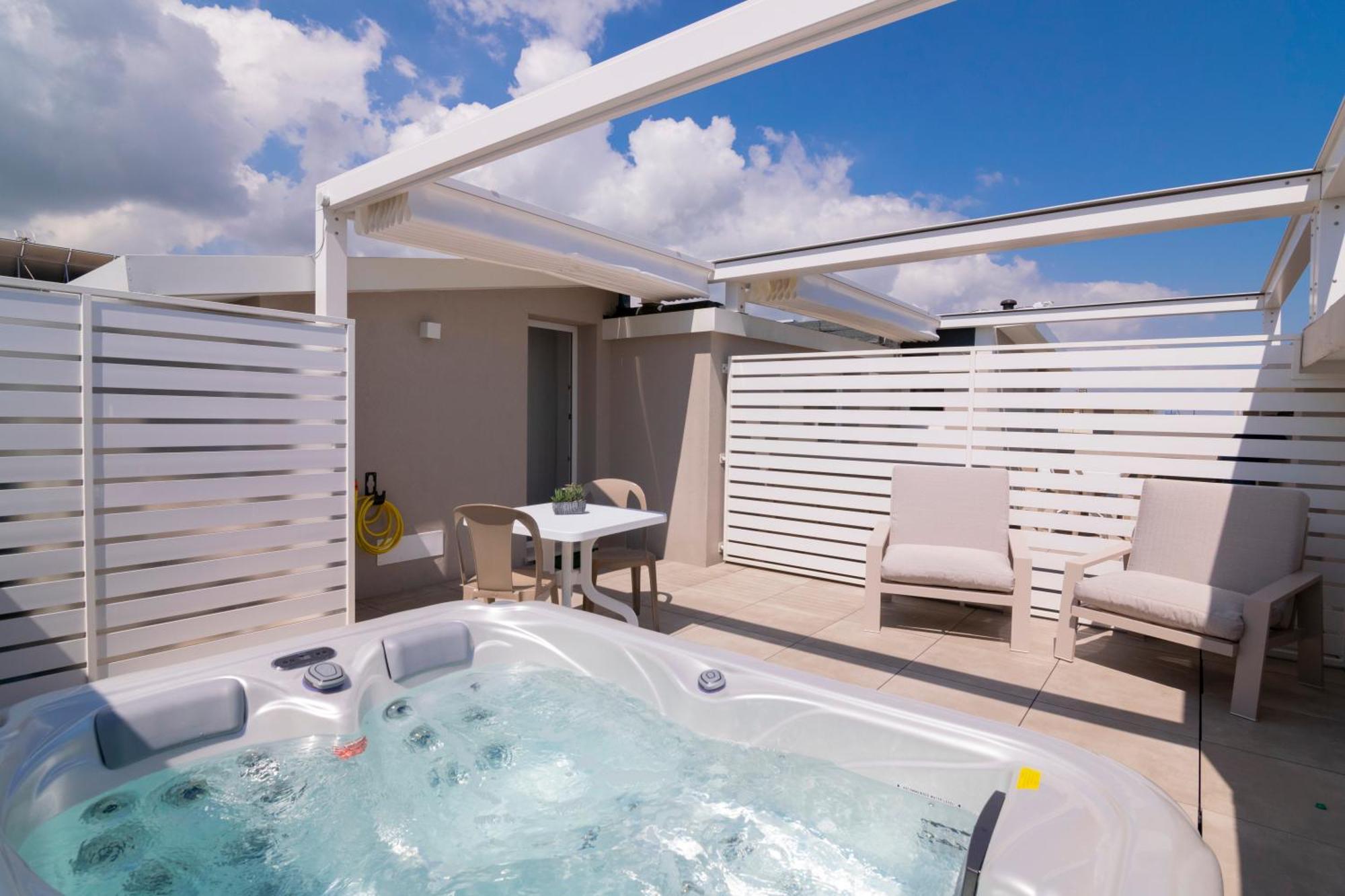 Residence Flow-R Riccione Esterno foto
