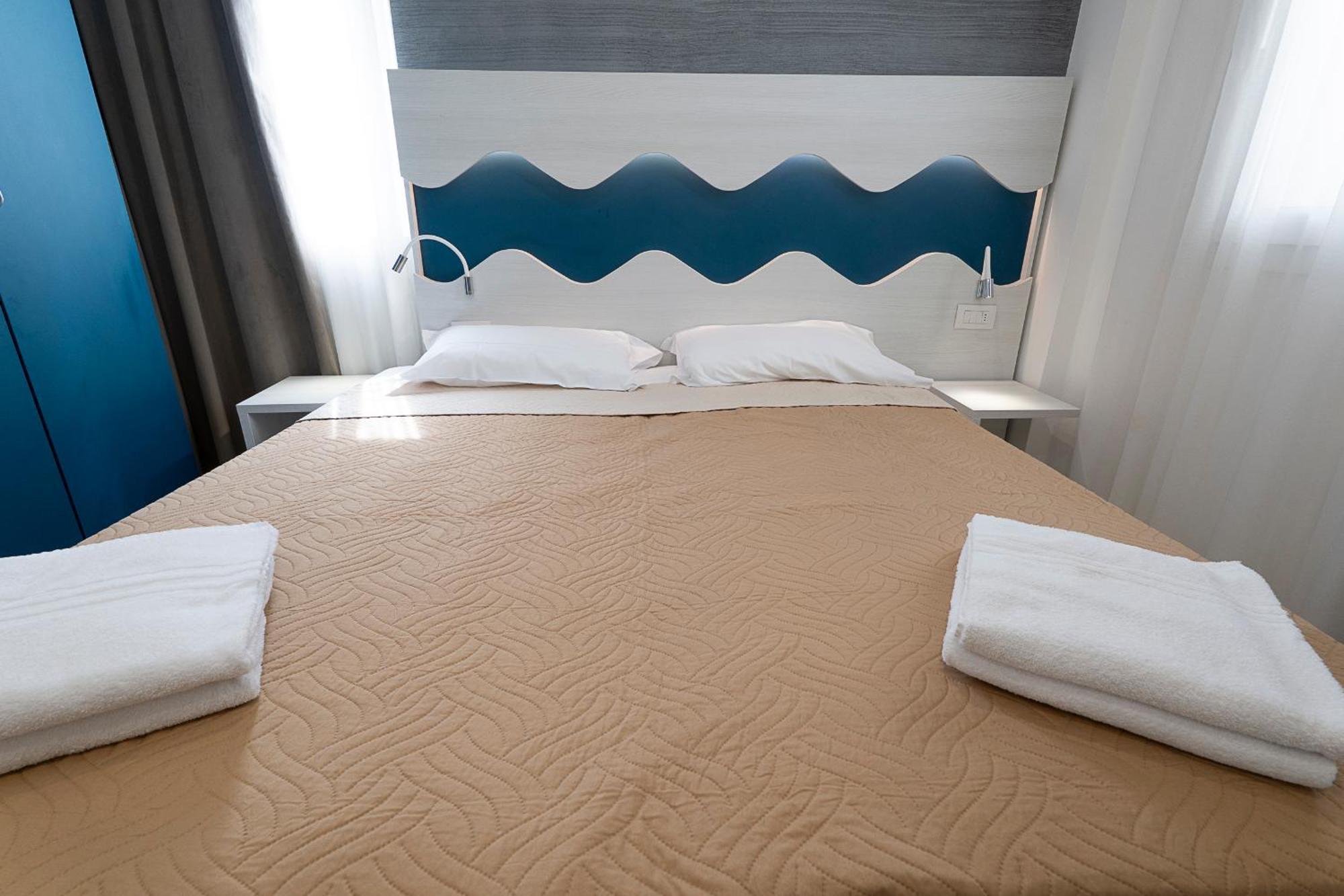 Residence Flow-R Riccione Esterno foto